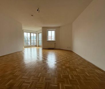 2,5 Zimmer Wohnung mit Balkon, EBK,Tiefgaragenstellplatz - Photo 1
