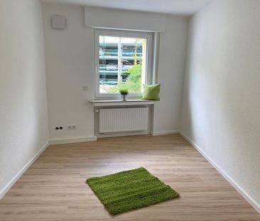 Renovierte 4-Zimmer-Wohnung im Herzen von Bergisch Gladbach - Foto 1