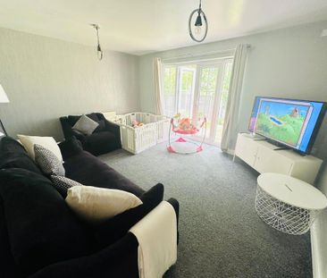 4 bedroom detached house to rent - Photo 3