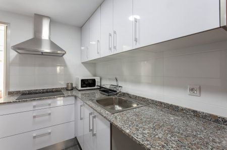 Room for students in Avenida de la Constitución - Photo 4