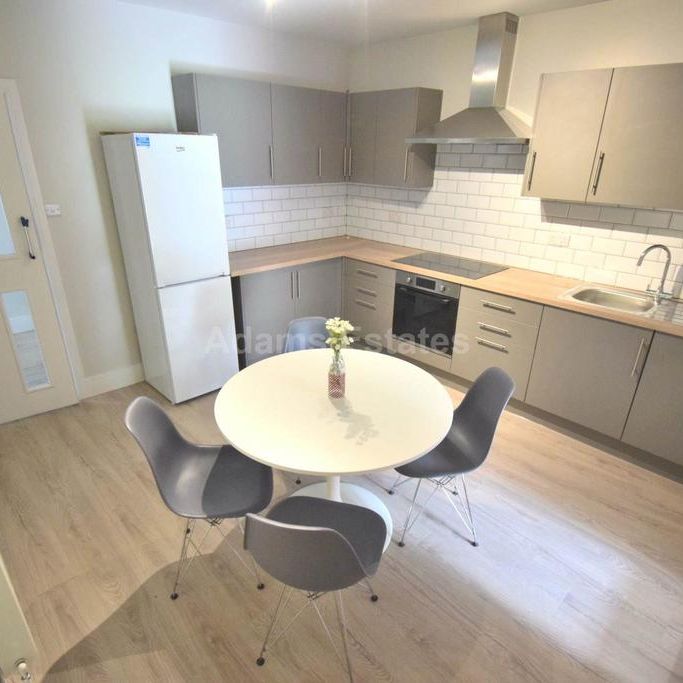 1 bedroom in a house share to rent - Photo 1