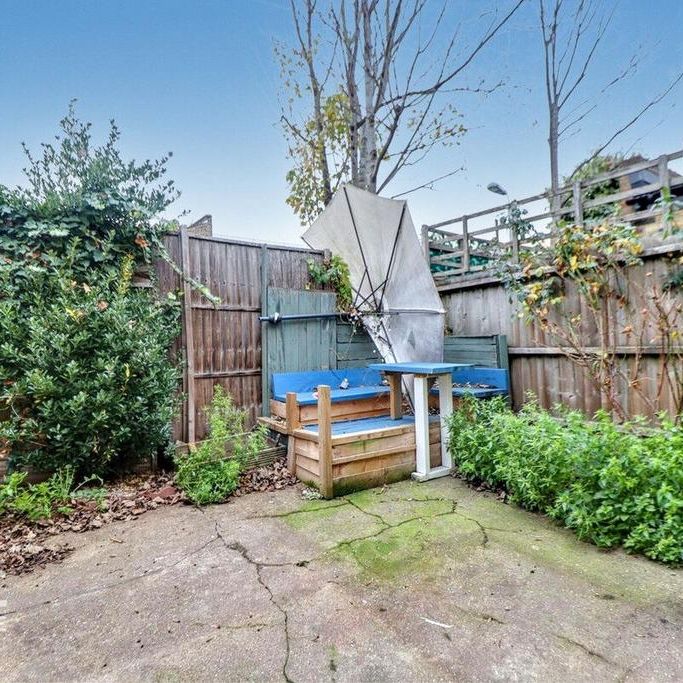 2 bedroom terraced house to rent - Photo 1