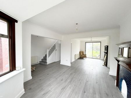 3 bedroom semi-detached house to rent - Photo 2