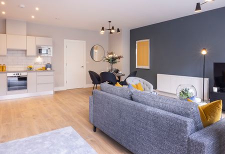 3 Bedroom Apartment - Photo 3