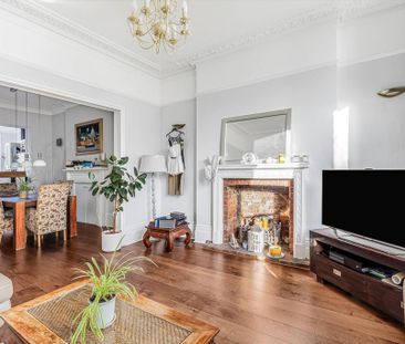 3 bedroom flat to rent - Photo 2