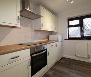 St Johns Road, Congleton, CW12 - Photo 4