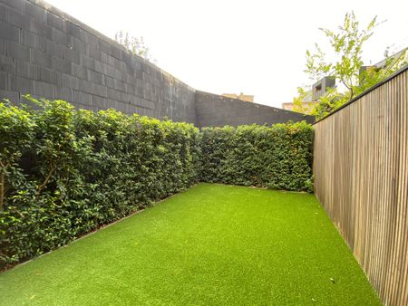 Gerenoveerde woning met stadstuin in centrum Hasselt. - Photo 2