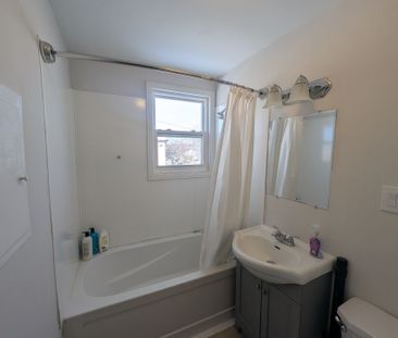 For Lease - 63 Pelham Road Unit# 2, St. Catharines, Ontario - Photo 2
