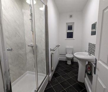 Room in a Shared House, Beeston Road, NG7 - Photo 3