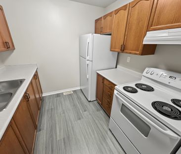 For Lease - 10 Riverside Drive Unit# 214, Kawartha Lakes, Ontario - Photo 2