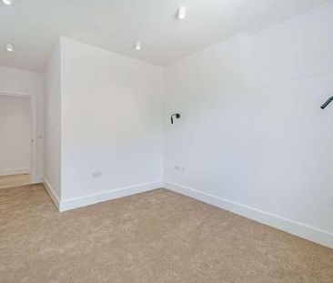 Mitcham Lane, London, SW16 - Photo 3