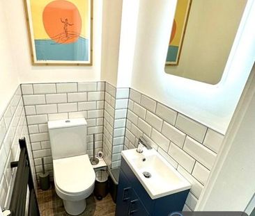 4 bedroom terraced house to rent - Photo 1