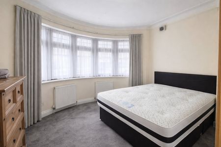 2 Bed Flat, Hendon Way, NW2 - Photo 4