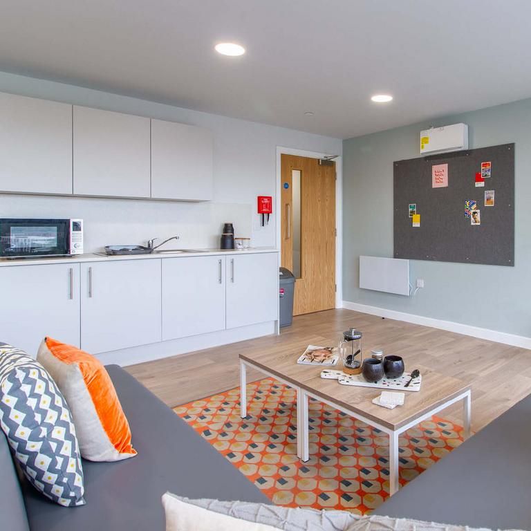 Studio to rent - Photo 1