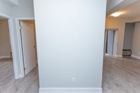For Lease - 686 Bathurst Street Unit# 202, Toronto, Ontario - Photo 2