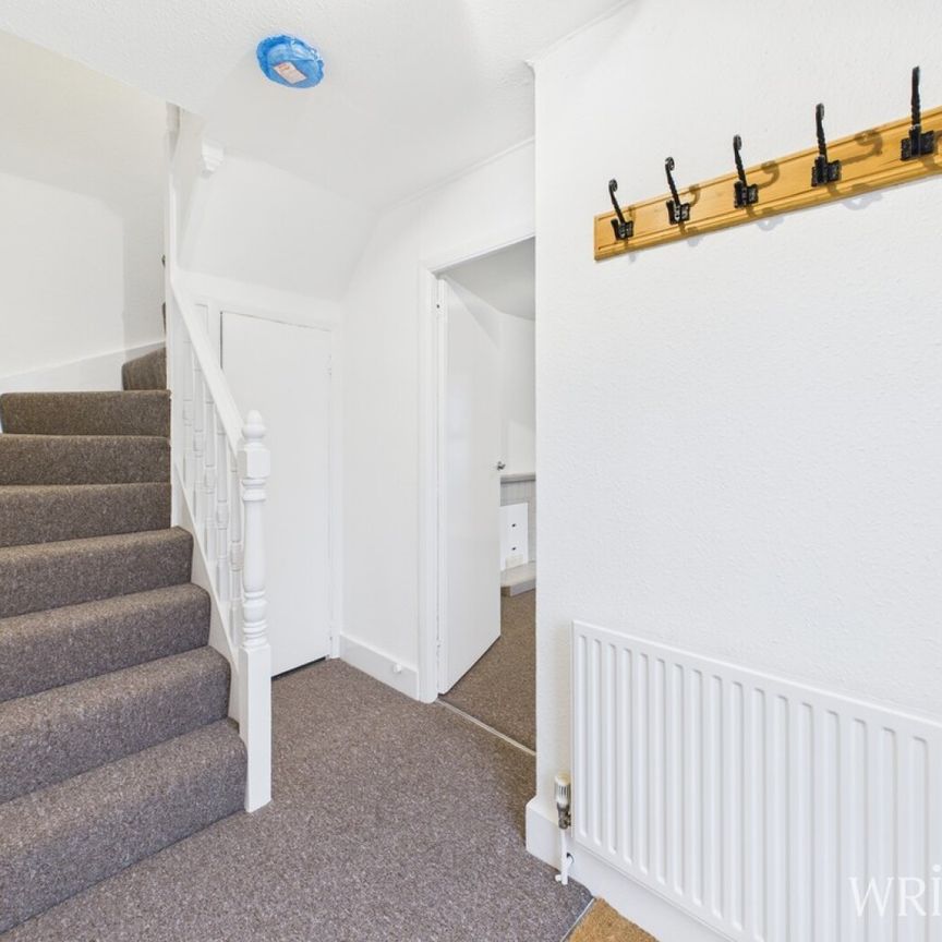 3 bedroom House - STATION ROAD, KNEBWORTH - Photo 1