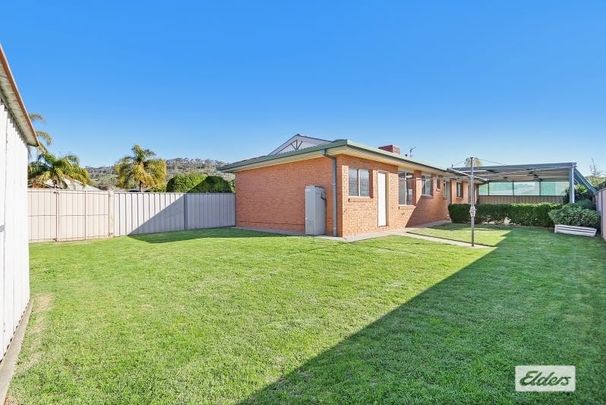 Charming 3-Bedroom Home in a Quiet, Family-Friendly Neighbourhood - Photo 1