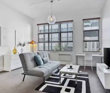 Living With Style - Photo 1