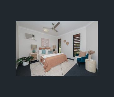 Family home in Bushland Beach - Photo 4