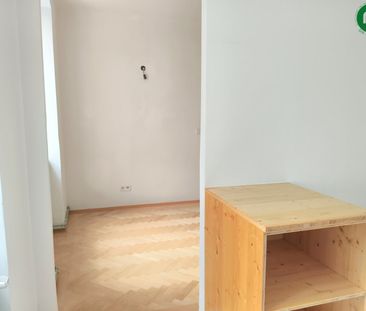 Unbefristete Miete: geräumiger 2-Zimmer-Altbau - Photo 2
