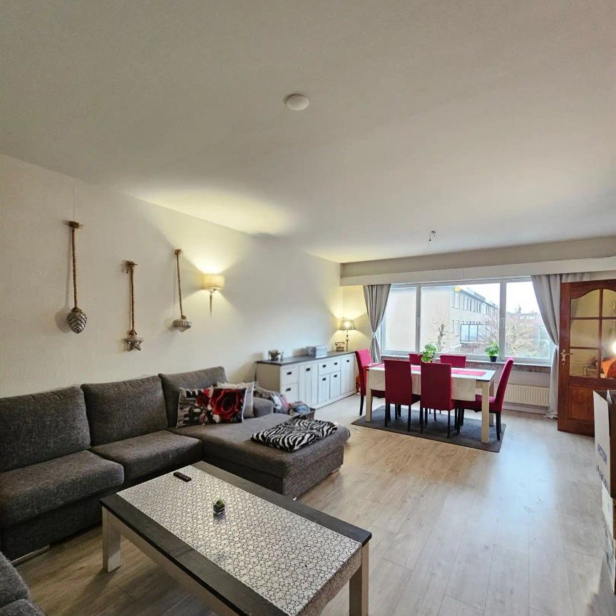 Ruim instapklaar appartement met 2 slaapkamer op 1e vd - Photo 1