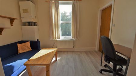 1 bedroom Flat in Kensington Terrace, Leeds - Photo 5