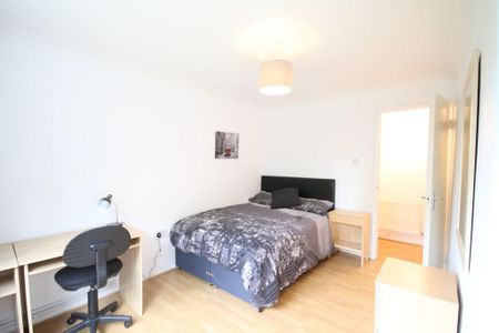 3 bedroom apartment to rent - Photo 5