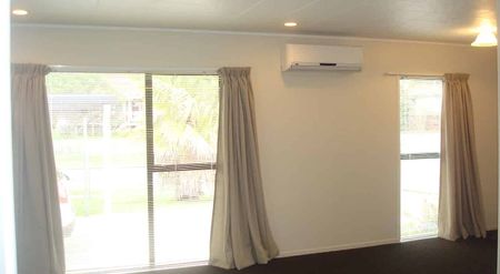 Charming 3BR Highland Park Haven - Photo 4