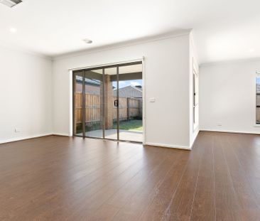 STUNNING ON SKYLARK! - Photo 6