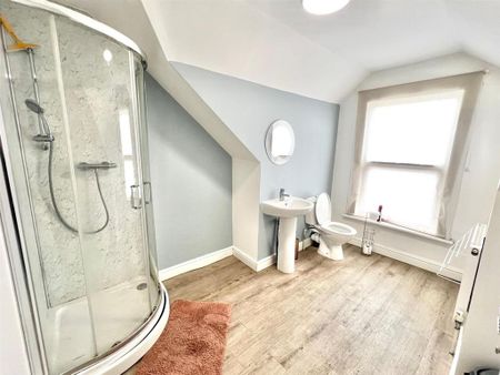 1 bedroom in a house share to rent - Photo 4