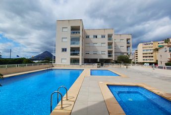 LONG TERM RENTAL. 3 bedroom penthouse apartment for rent with large own large terrace