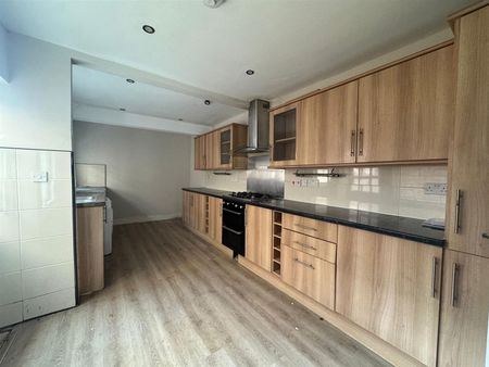 Nags Head Road, Enfield EN3, London - Photo 3