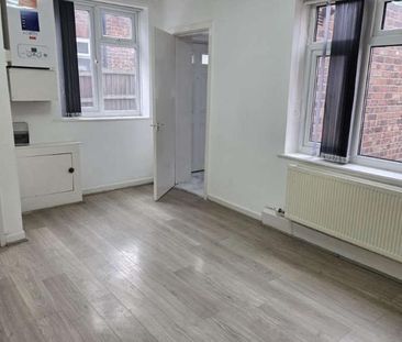 Irlam Avenue, Eccles, M30 - Photo 3