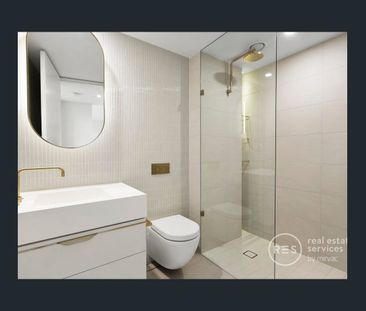 Luxury Living at The Eastbourne with Stunning City Vistas - Photo 4