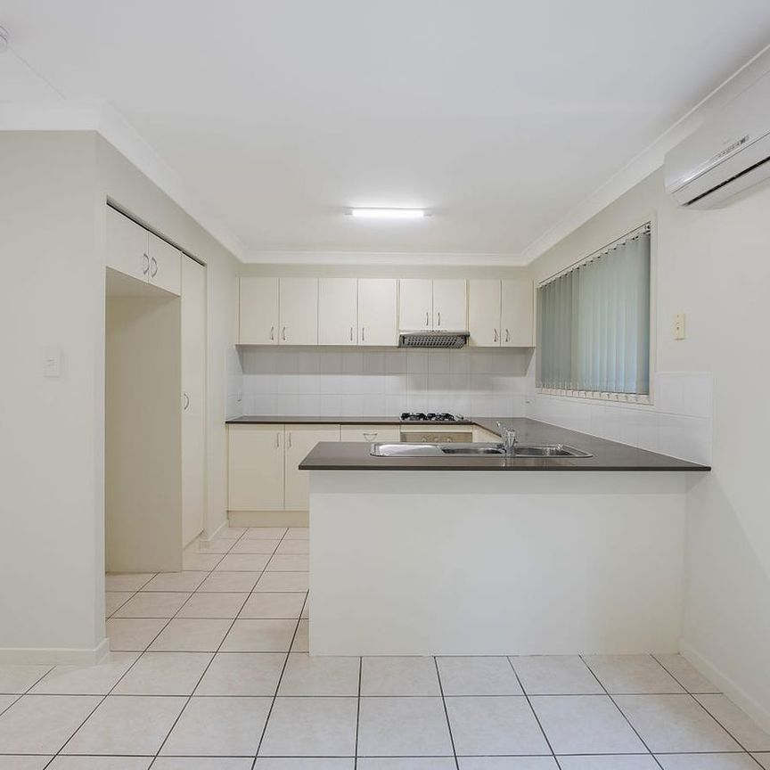 3 Bedroom Townhouse in Heart of Mango Hill - Photo 1