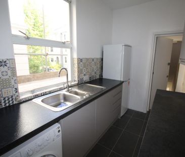 2 bedroom flat to rent - Photo 3