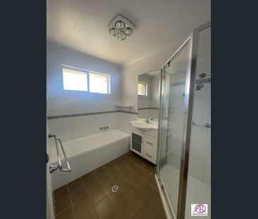 Charming 3-Bedroom Rental House in Armidale - Perfect for Comfortab... - Photo 5