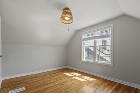 For Lease - 100 Harrold Place, Carlington - Central Park, Ontario - Photo 4