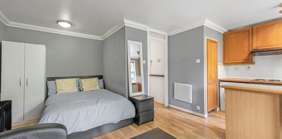 Studio to rent - Photo 2