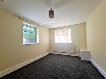 3 bedroom detached house to rent - Photo 4