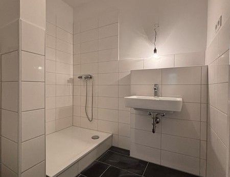 Seniorenwohnung: Bezugsfertige 2-Zimmer Wohnung mit Duschbad - Photo 1