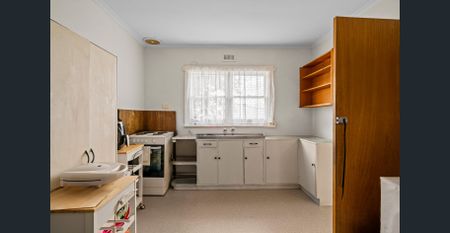 2 bedroom home in West Moonah - Photo 2