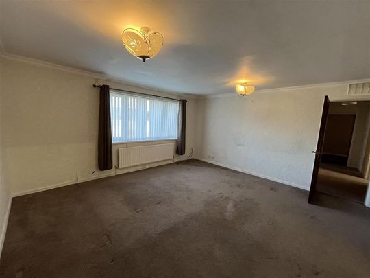 3 bedroom apartment to rent - Photo 1