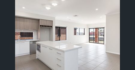 LOW MAINTENANCE FAMILY HOME IN GREAT LOCATION! - Photo 3