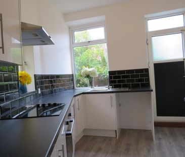 3 bedroom end of terrace house to rent - Photo 5