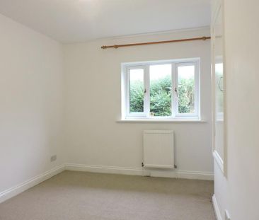 2 bedroom semi-detached house to rent - Photo 3