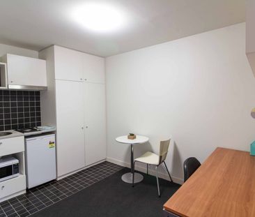Melbourne Student House - Large L-Shaped apartment for couples - Photo 5