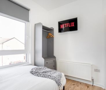 Room 5, 9 Frank Street, Belfast, BT5 4NW - Photo 4