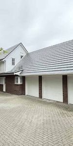 THE BEST OF BOTH WORDS - COUNTRY LIVING A HOP, SKIP AND JUMP TO THE CBD - Photo 4