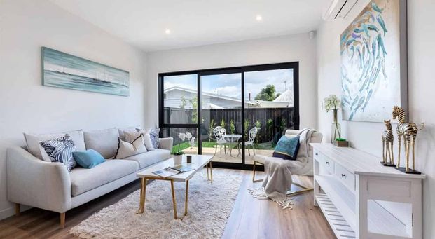 3 BR townhouse in Bayswater- Takapuna Grammar Zone - Photo 1